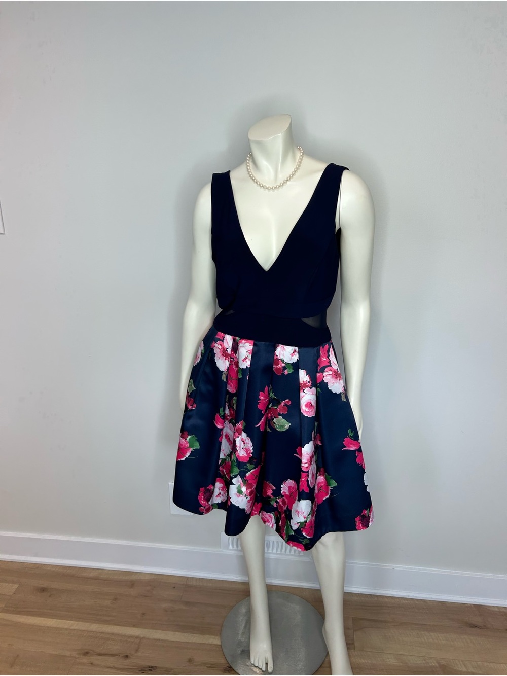 Beautiful Xscape Navy Bodice Midi Dress with Pink Floral Skirt❤️10